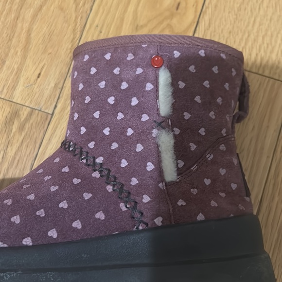 UGG girl size 5 - Picture 4 of 10